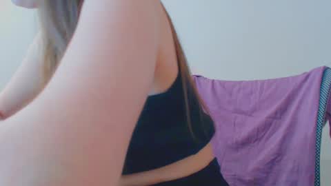 Snapshot of icebaby16 chatting on 02-18-25, 02:49 Ice online show from 02-18-25, 02:49