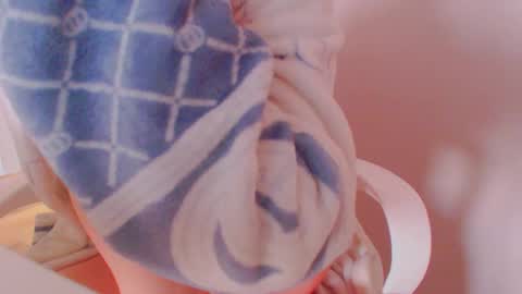 Snapshot of icebaby16 chatting on 02-21-25, 08:07 Ice online show from 02-21-25, 08:07