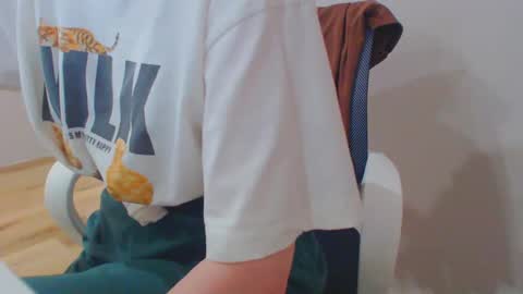 Snapshot of icebaby16 chatting on 02-25-25, 01:06 Ice online show from 02-25-25, 01:06