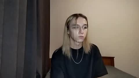 Snapshot of icebenz chatting on 11-19-25, 01:33 Jade online show from 11-19-25, 01:33