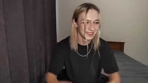 Snapshot of icebenz chatting on 11-20-25, 12:49 Jade online show from 11-20-25, 12:49