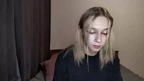 Snapshot of icebenz chatting on 11-25-25, 01:55 Jade online show from 11-25-25, 01:55