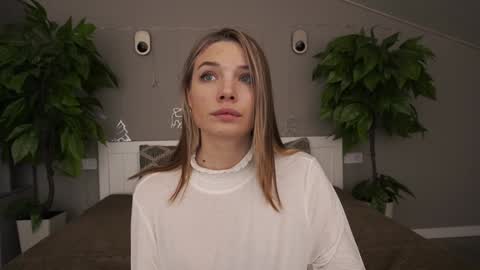 Danielle online show from 01-18-25, 02:44