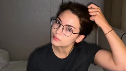 Snapshot of iceeheart chatting on 10-17-25, 12:41 Ksenia online show from 10-17-25, 12:41