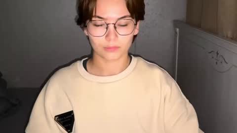 Snapshot of iceeheart chatting on 10-26-25, 11:27 Ksenia online show from 10-26-25, 11:27