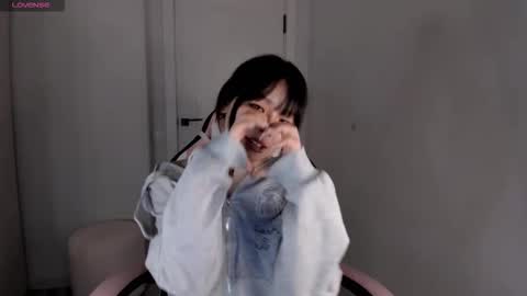 Snapshot of ichigo_o chatting on 11-08-25, 11:14 Hitomi online show from 11-08-25, 11:14