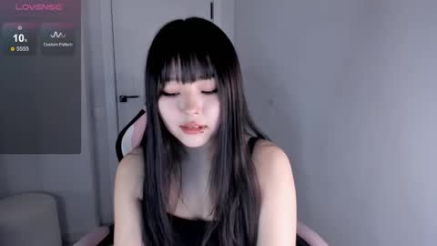 Snapshot of ichigo_o chatting on 11-19-25, 05:24 Hitomi online show from 11-19-25, 05:24