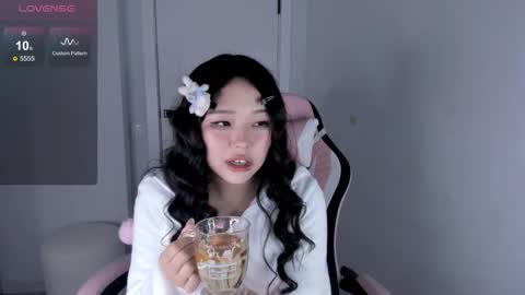 Snapshot of ichigo_o chatting on 11-21-25, 05:44 Hitomi online show from 11-21-25, 05:44