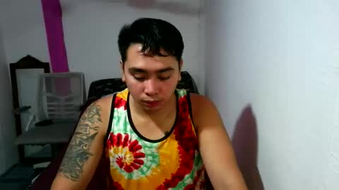 Snapshot of iconic_vince chatting on 09-09-25, 12:59 iconic_vince online show from 09-09-25, 12:59