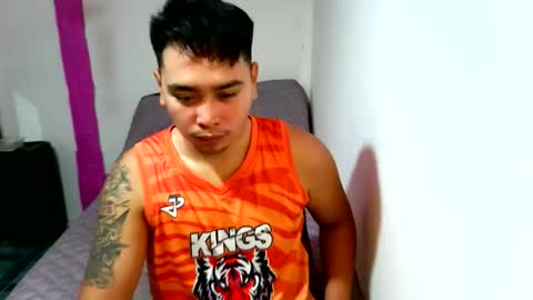 Snapshot of iconic_vince chatting on 09-15-25, 02:17 iconic_vince online show from 09-15-25, 02:17