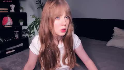 Snapshot of icyhoneybite chatting on 11-14-25, 10:03 Jane online show from 11-14-25, 10:03