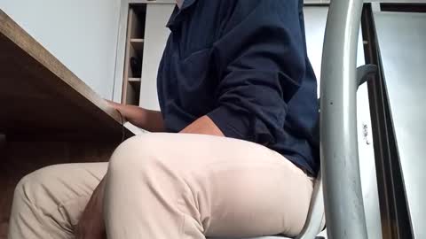 idris izan online show from 10-30-25, 01:45