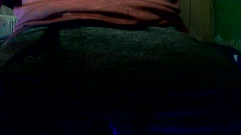 Nicolas online show from 10-22-25, 01:55