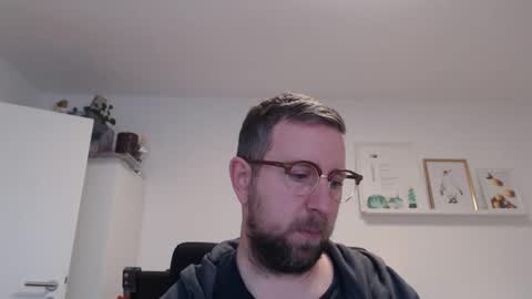 Snapshot of iggi2707 chatting on 12-10-24, 08:40 ner d online show from 12-10-24, 08:40