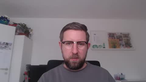 Snapshot of iggi2707 chatting on 02-10-25, 12:18 ner d online show from 02-10-25, 12:18