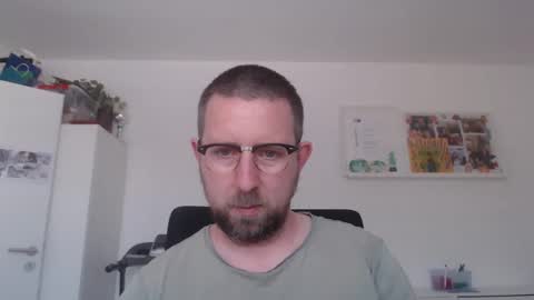 Snapshot of iggi2707 chatting on 03-11-25, 12:17 ner d online show from 03-11-25, 12:17