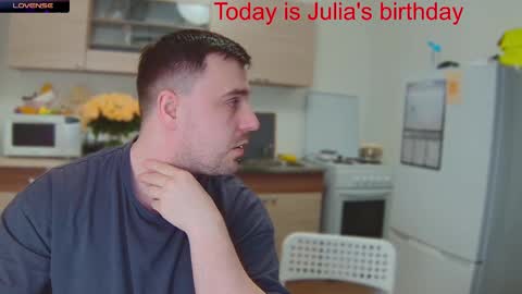 Julia and Mira online show from 01-21-25, 06:34