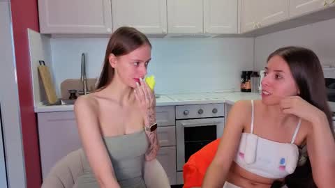 Julia and Mira online show from 10-05-25, 08:56