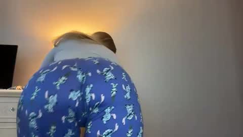 Snapshot of iheartcassie2844 chatting on 12-15-25, 05:39 cassie online show from 12-15-25, 05:39