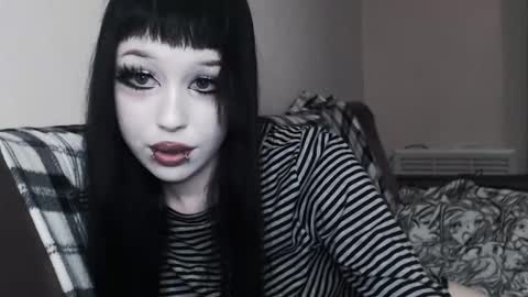 iiiiiiis online show from 11-07-25, 12:38