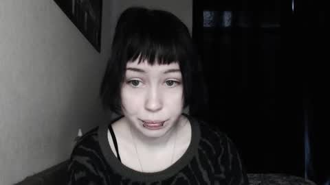 iiiiiiis online show from 11-16-25, 09:04