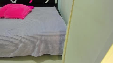 Isabella online show from 09-30-25, 02:44