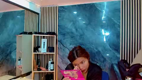 Snapshot of iisalombardi chatting on 10-21-25, 03:18 iisalombardi online show from 10-21-25, 03:18