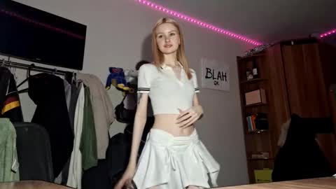 ShyLuna online show from 02-11-26, 07:13