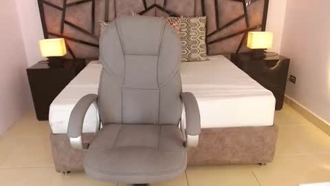 ilitzy cardona online show from 11-27-25, 04:25