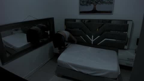 Snapshot of iliy_ chatting on 11-02-25, 11:45 ILY online show from 11-02-25, 11:45