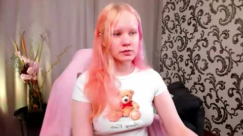 Annie online show from 09-19-25, 03:08