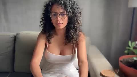 Kloe online show from 10-12-25, 03:00