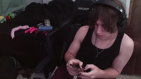 Snapshot of iluvurgirl chatting on 12-06-24, 03:52 luna online show from 12-06-24, 03:52