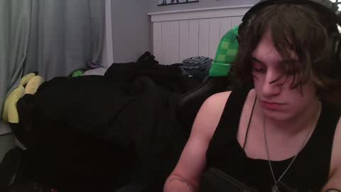 Snapshot of iluvurgirl chatting on 12-13-24, 04:43 luna online show from 12-13-24, 04:43