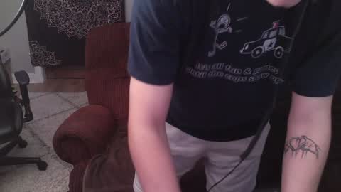 Snapshot of iluvurgirl chatting on 01-20-25, 12:15 luna online show from 01-20-25, 12:15