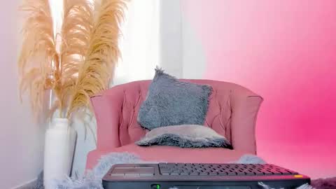 Snapshot of im__mia chatting on 02-10-26, 05:17 Mia online show from 02-10-26, 05:17