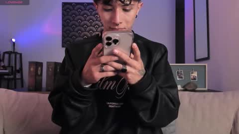 Snapshot of im__thomas chatting on 10-19-25, 05:08 IM THOMAS online show from 10-19-25, 05:08