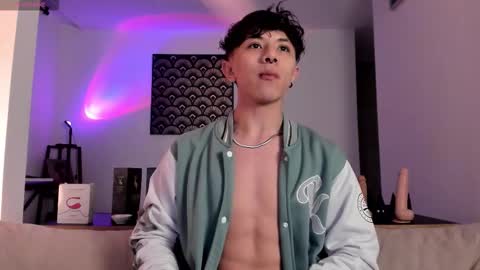 Snapshot of im__thomas chatting on 11-13-25, 07:18 IM THOMAS online show from 11-13-25, 07:18