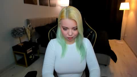 Roxy online show from 11-28-25, 07:38