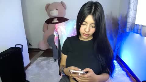 Snapshot of im_alyn chatting on 11-18-25, 03:05 Alyn online show from 11-18-25, 03:05