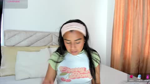 Snapshot of im_amber_ chatting on 01-08-25, 01:09 amber online show from 01-08-25, 01:09