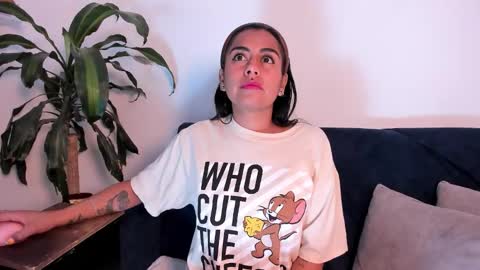 Snapshot of im_amber_ chatting on 10-23-25, 02:05 amber online show from 10-23-25, 02:05