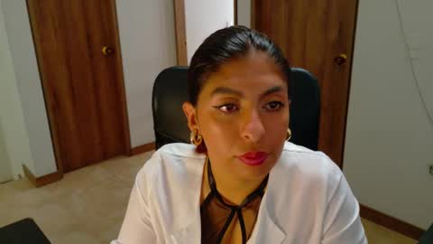 im_anna_ online show from 09-29-25, 08:24