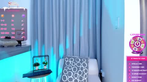 Snapshot of im_antonia chatting on 12-12-24, 01:32 LUCY online show from 12-12-24, 01:32
