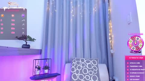 Snapshot of im_antonia chatting on 01-04-25, 12:48 LUCY online show from 01-04-25, 12:48