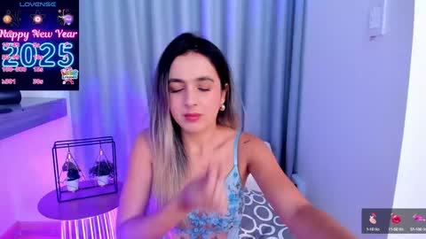 Snapshot of im_antonia chatting on 01-11-25, 01:22 LUCY online show from 01-11-25, 01:22