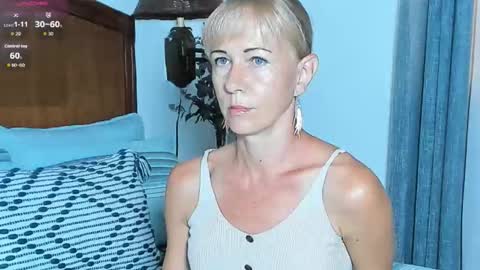 Snapshot of im_beautiful chatting on 11-06-25, 12:50 Christine - online show from 11-06-25, 12:50