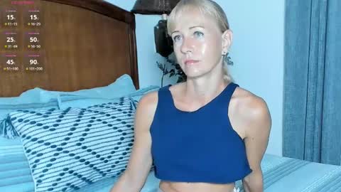 Snapshot of im_beautiful chatting on 11-14-25, 01:10 Christine - online show from 11-14-25, 01:10