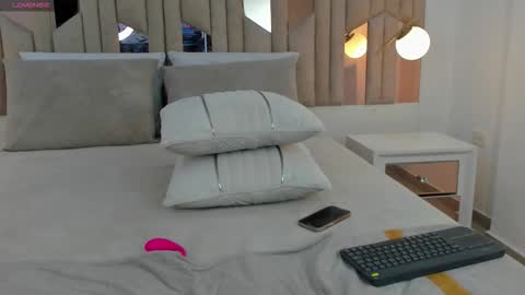 Caro   online show from 10-08-25, 04:21