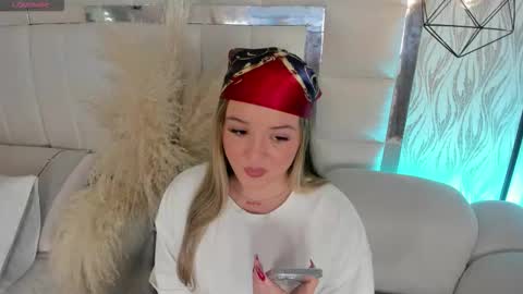 DAHLIA online show from 11-20-25, 08:52